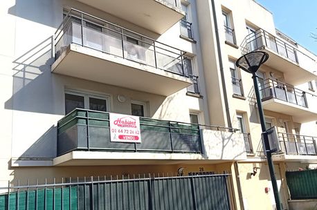 APPARTEMENT 2 PIECES AVEC GRAND BALCON ET PARKING